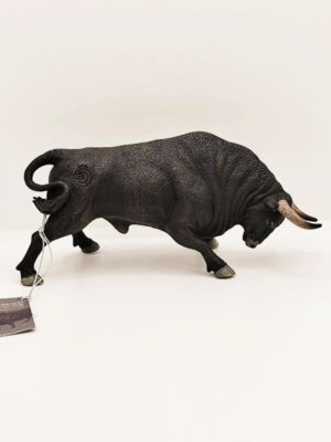 TORO BRAVO NEGRO ZAINO EMBISTIENDO